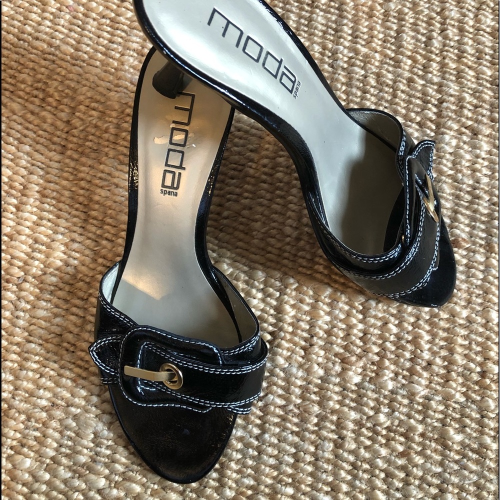 Moda Sandal - Picture 2 of 3